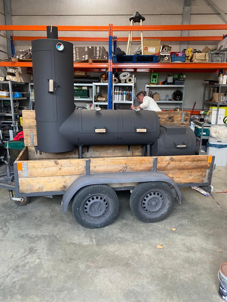 Oklahoma bbq met of zonder trailer, Tuin en Terras, Houtskoolbarbecues, Ophalen, Gebruikt