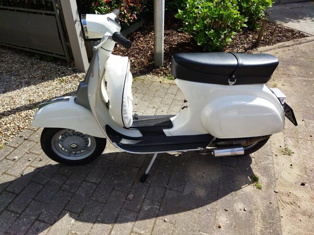 Te koop Vespa special 50 cc, Fietsen en Brommers, Ophalen