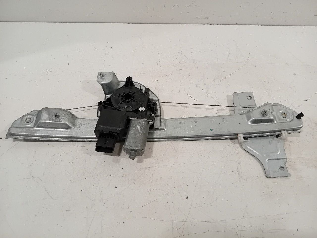 Raammechaniek elektrisch rechts voor Citroën C3, Onderdelen@venauto.nl, Van der Ven Autorecycling B.V., Ettenseweg 76, 4706 PB Roosendaal, The Netherlands