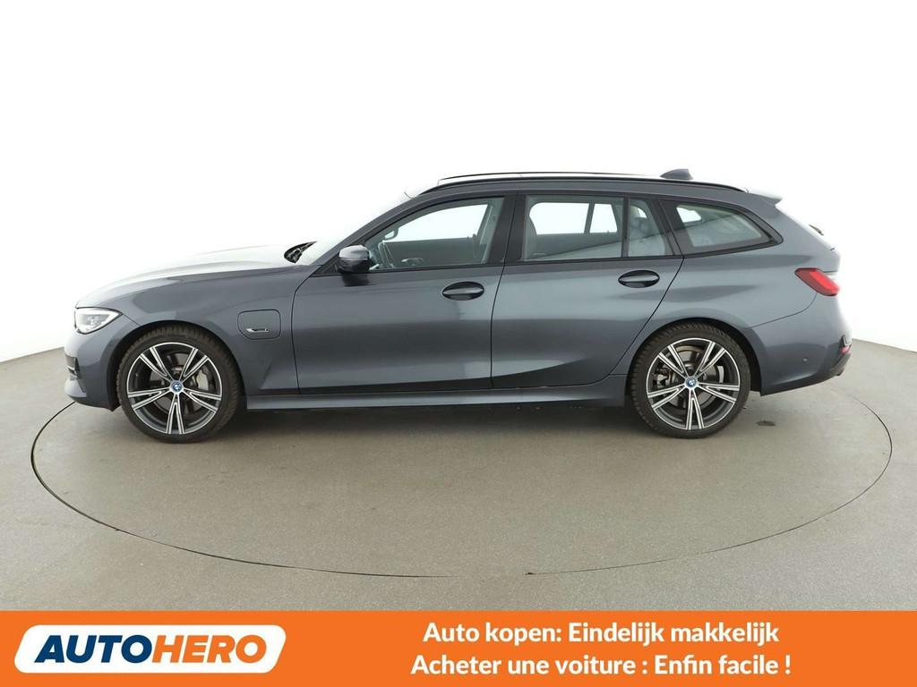 BMW 3 Serie 330 330e Sport Line (bj 2022, automaat), Auto's, Automaat, Achterwielaandrijving, 1905 kg, Leder