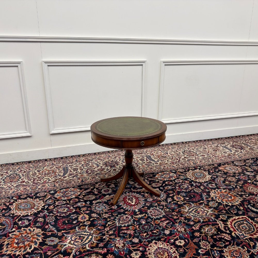 Klassiek Engels Chesterfield Sidetable, Antiek en Kunst, Ophalen