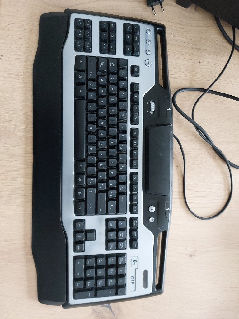 Logitech G15 toetsenbord qwerty, Informatique & Logiciels, Claviers, Enlèvement, Qwerty, Utilisé, Logitech G