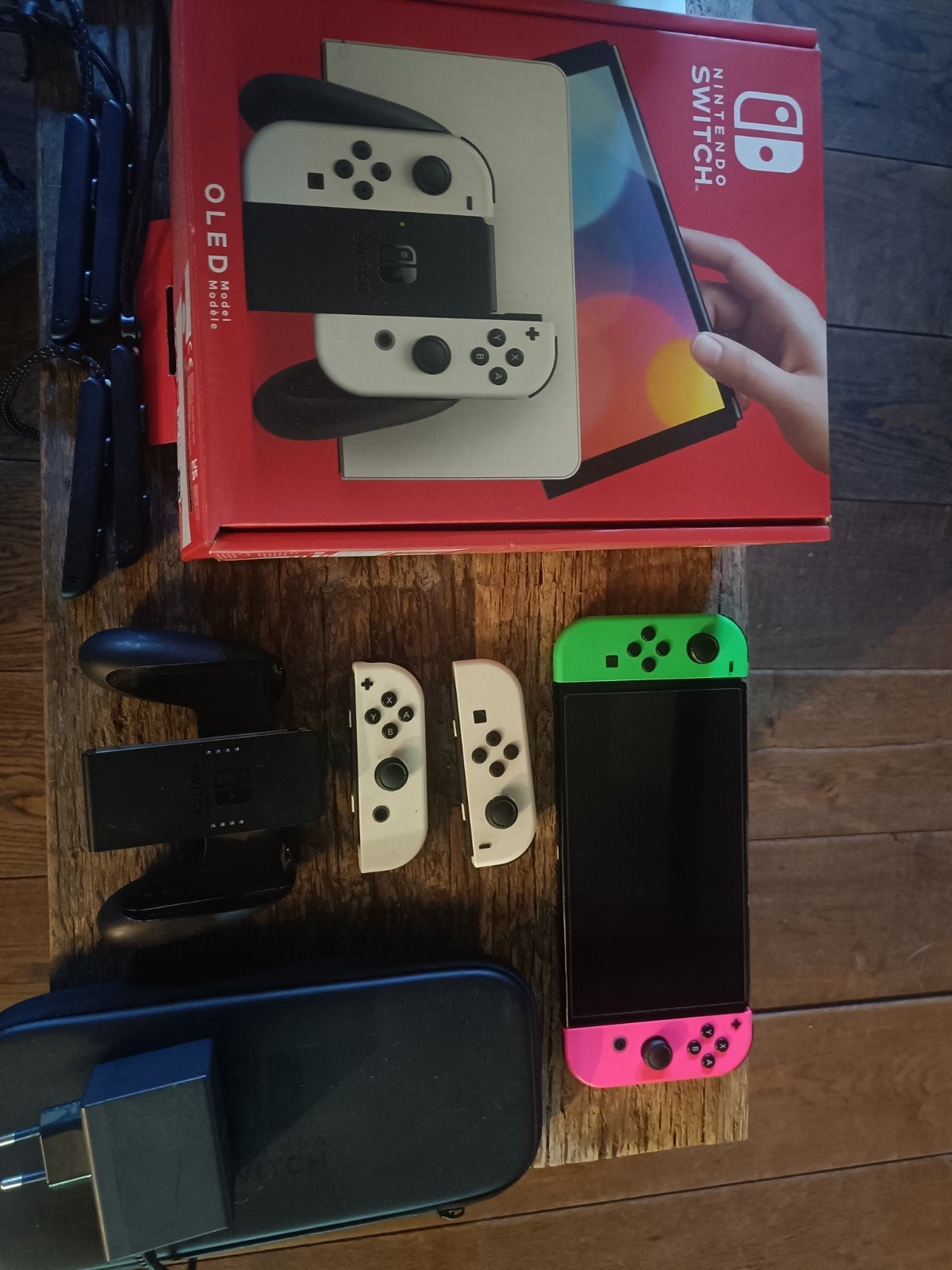 Nintendo Switch Oled - 4 Controllers, Games en Spelcomputers, Spelcomputers | Nintendo Switch, Switch OLED, Ophalen