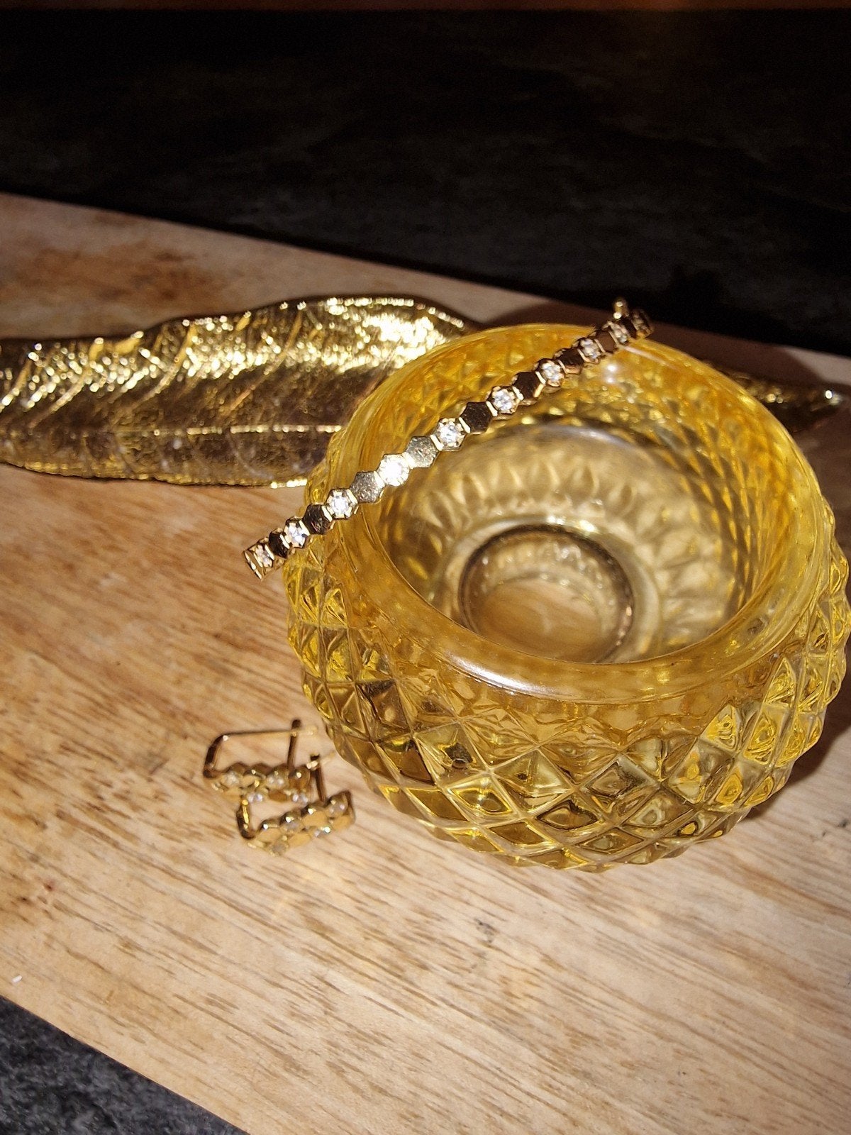 set armband en oorbellen goud, Handtassen en Accessoires, Ophalen, Zo goed als nieuw, Goud, Goud