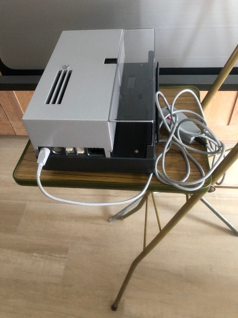 DIAPROJECTOR LEITZ + Schermdoek + tafel, Ophalen, Gebruikt, Met scherm