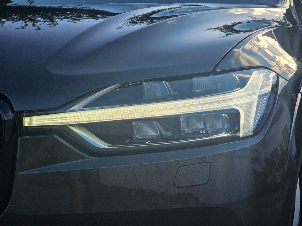 Volvo XC60 hybride R |CAMÉRA 360° |PANORAMA |MÉMOIRE, Autos, Cuir, Argent ou Gris, Achat, Euro 6