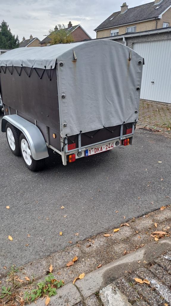 Gesloten aanhangwagen 250 op 125 cm, Auto diversen, Aanhangwagen-onderdelen, Ophalen of Verzenden, Zo goed als nieuw