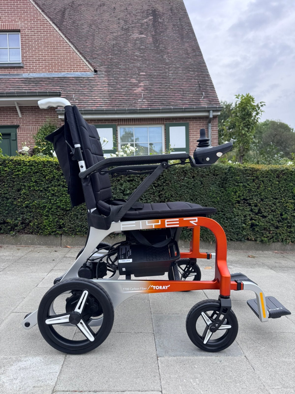 Flyer FR18 –Fauteuil Roulant Électrique Ultra-Léger, Carbone, Enlèvement ou Envoi, Pliant, Neuf, Fauteuil roulant électrique