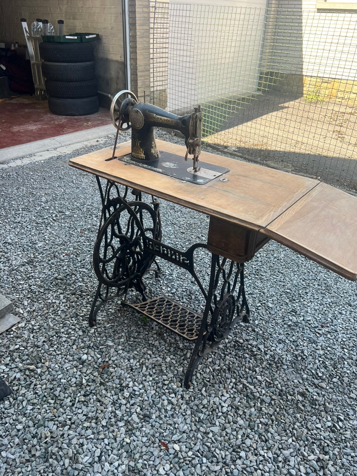 Oude naai machine, Antiek en Kunst, Ophalen