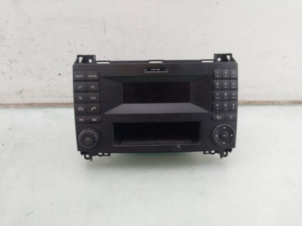 RADIO Mercedes-Benz Vito (447.6) (01-2014/-) (|A4479008905|), Mercedes-Benz, Utilisé, Dialog.mb@mercedes-benz.com, Mercedes-Benz AG