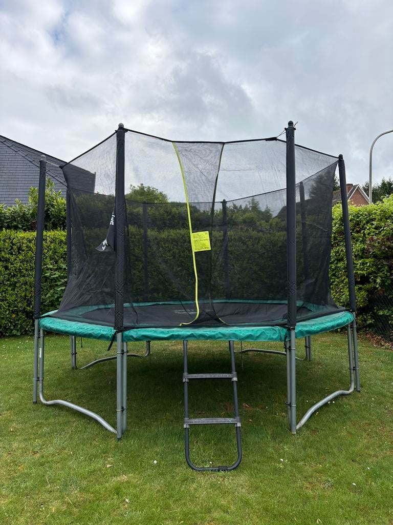 Trampoline Optimum Skyline, Enlèvement, Utilisé