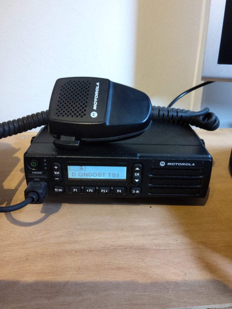 Motorola DM2600 UHF, Telecommunicatie, Ophalen, Gebruikt, Zender en Ontvanger