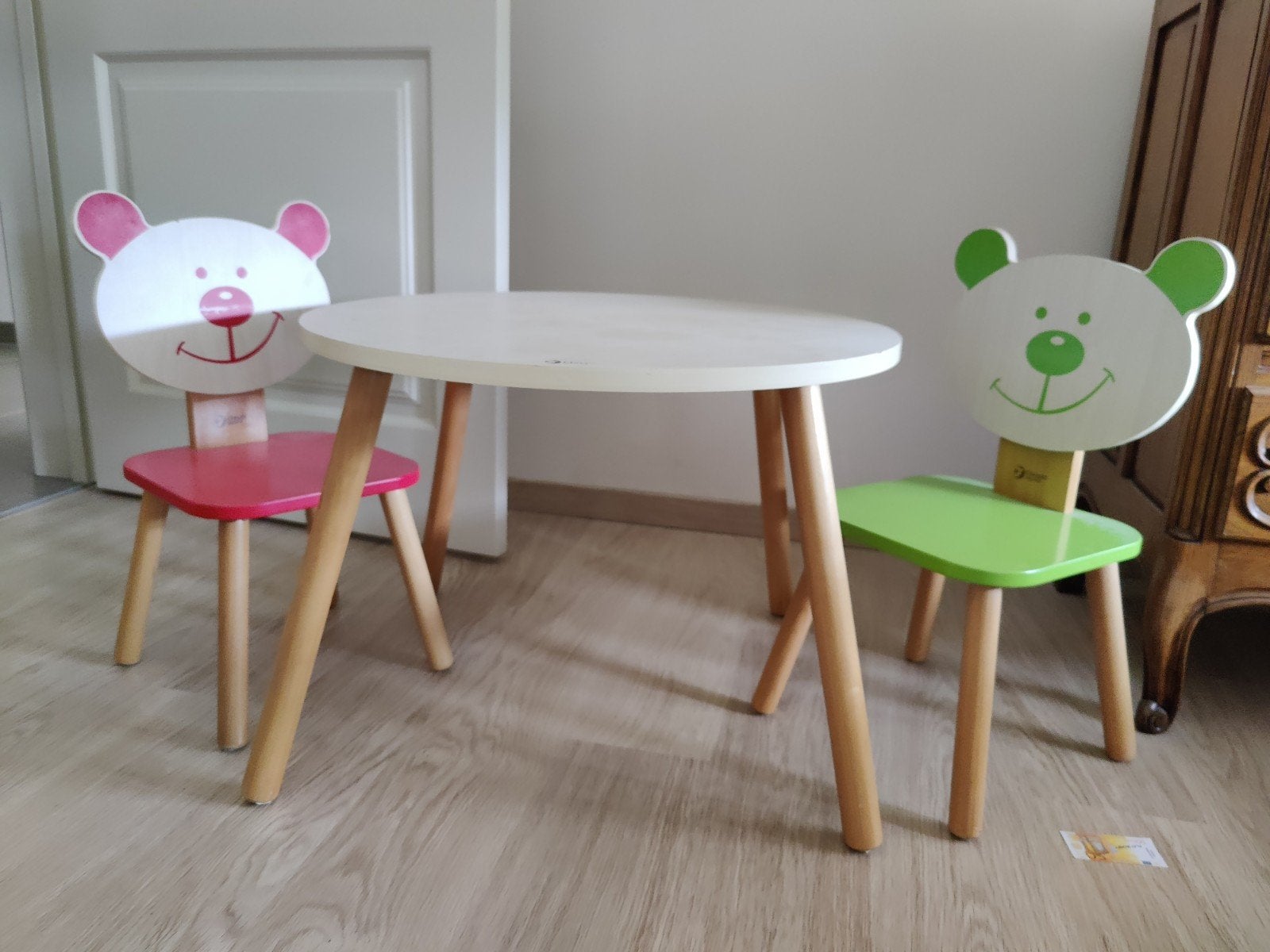 Te koop ,tafeltje en 2 stoeltjes, Enlèvement