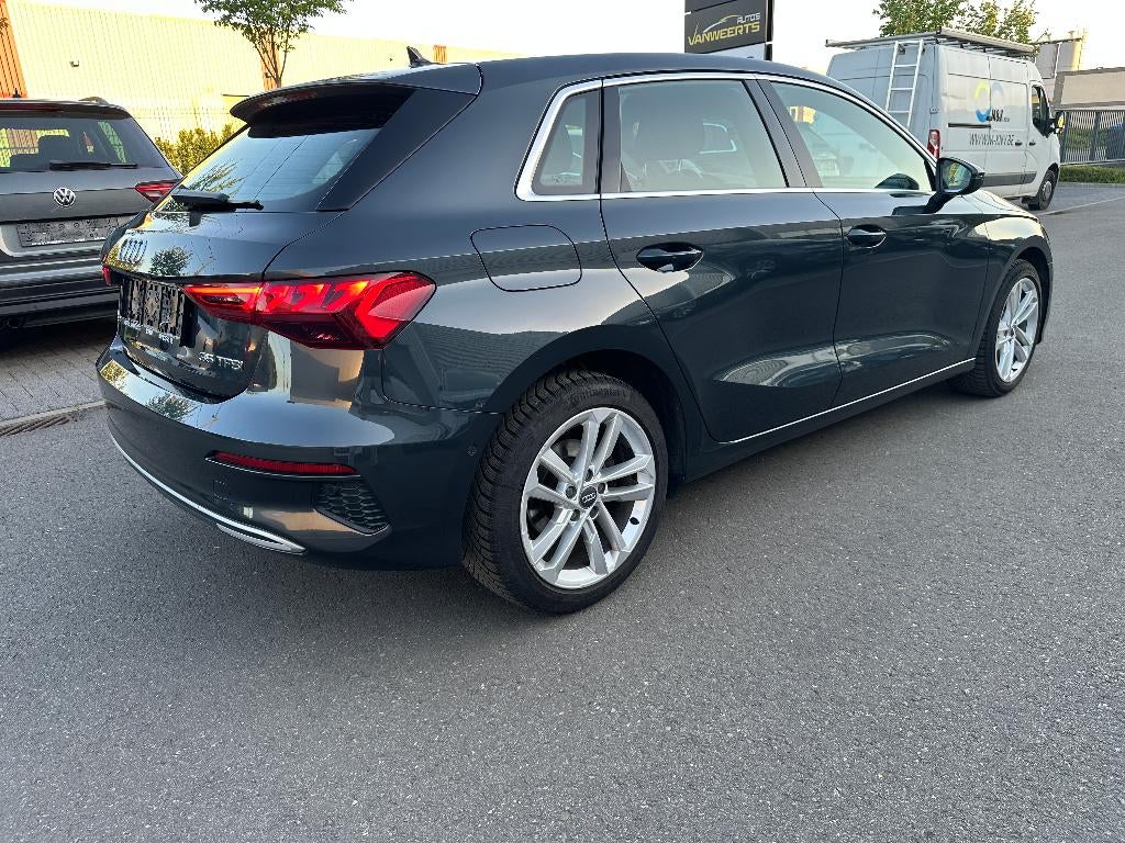 Audi A3, 1.5 benzine 150 pk. CARPLAY/ LEDER/ KEYLESS/VIRTUAL, Euro 6, 4 cilinders, Lane Keeping Assist, Leder