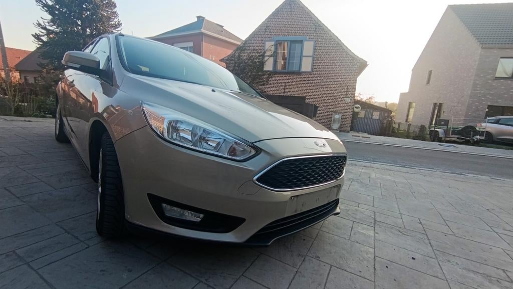 Ford focus Benzine 2015 nieuwstaat 0484900222, Auto's, Stof, Bedrijf, Handgeschakeld, Onderhoudsboekje