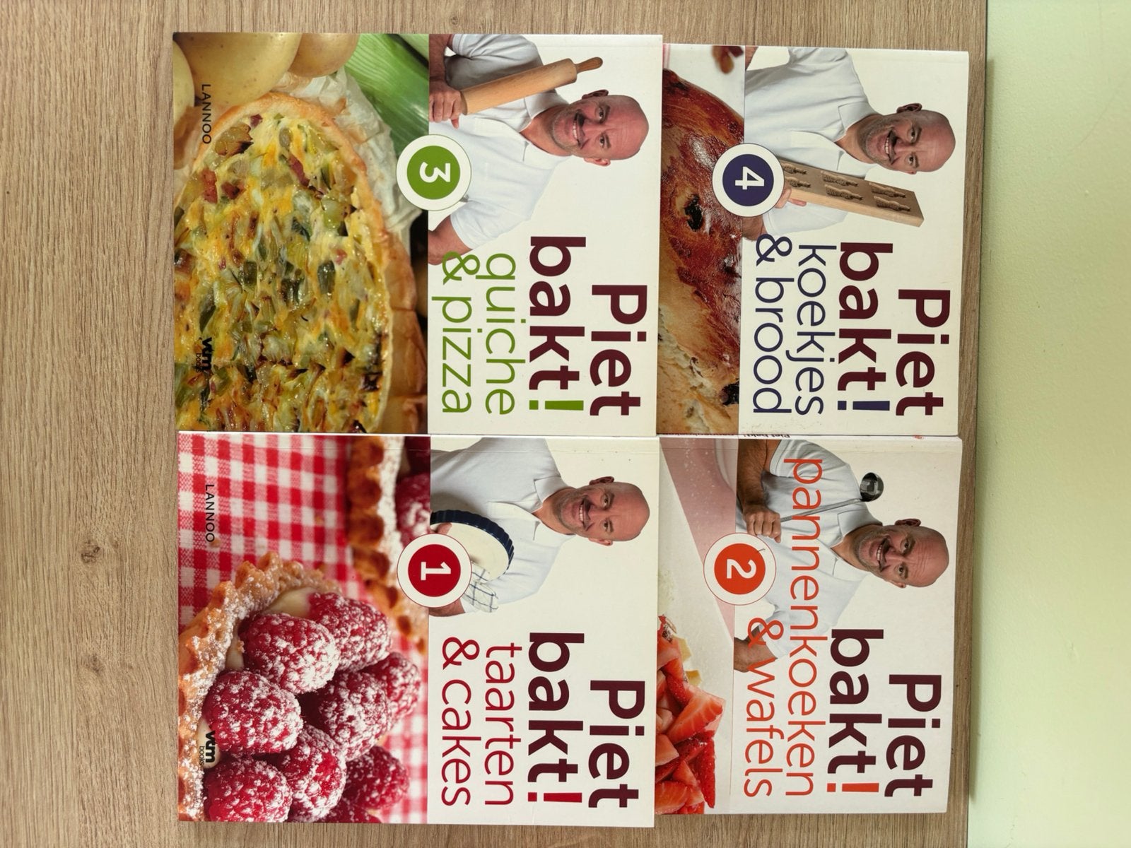 Piet bakt! 4-delige reeks, Boeken, Ophalen of Verzenden, Gelezen