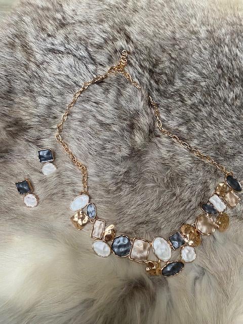 juwelenset ketting + oorbellen , goud en nacrè, Handtassen en Accessoires, Kettingen, Ophalen of Verzenden, Nieuw, Goud, Overige materialen