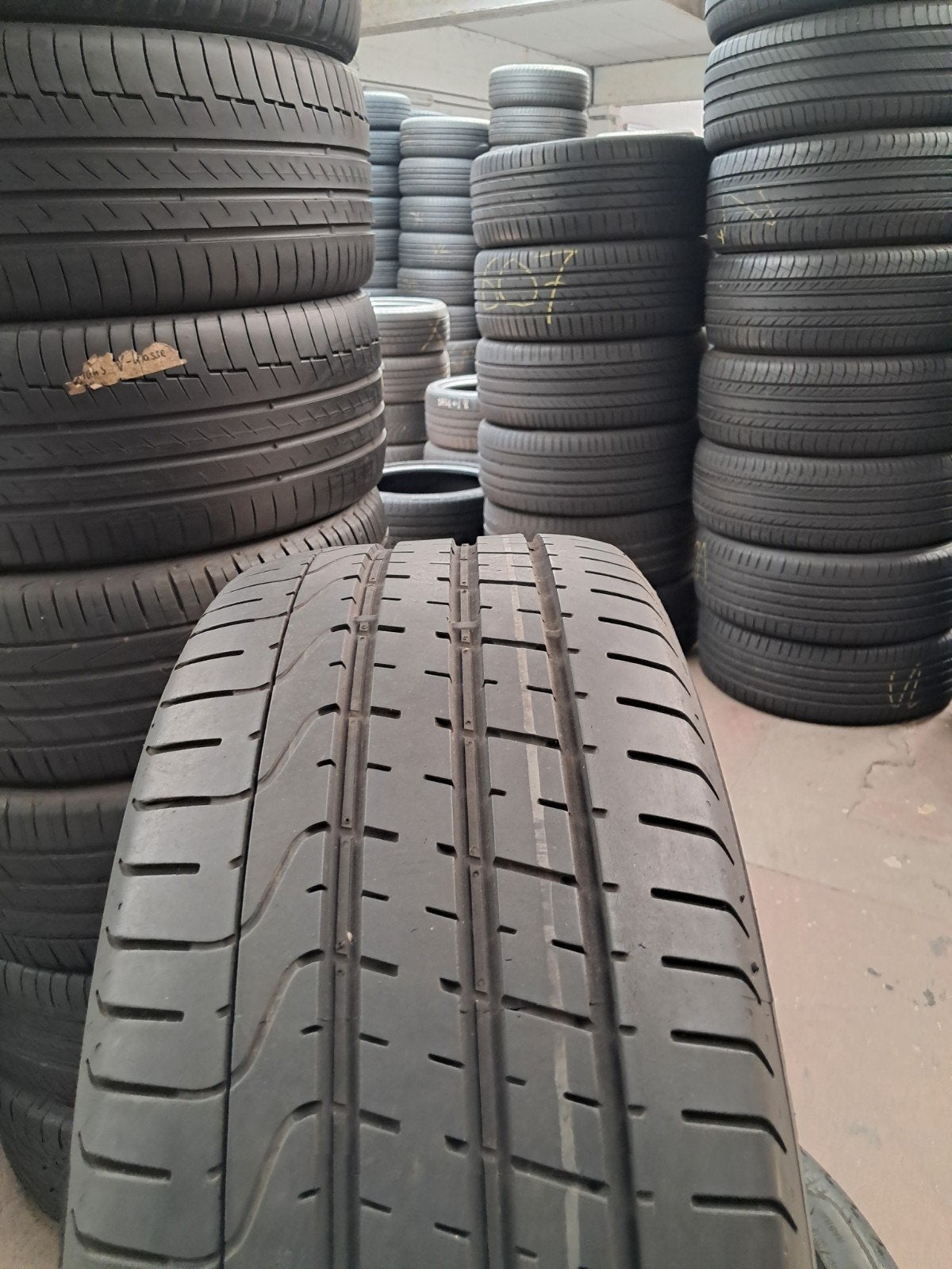 25540r21 255 40 r21 255/40/r21 PIRELLI avec montage, Auto-onderdelen, Ophalen of Verzenden