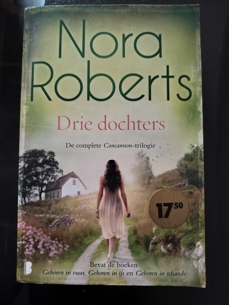 Nora Roberts - Drie dochters, Boeken, Ophalen of Verzenden, Nora Roberts