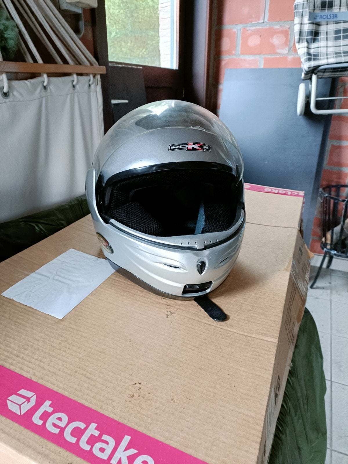 motorhelm, Ophalen
