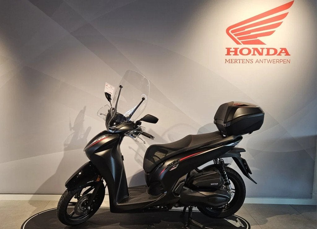 Honda SH350 (année de construction 2024), Motos, 350 cm³, Scooter, Entreprise, 12 à 35 kW