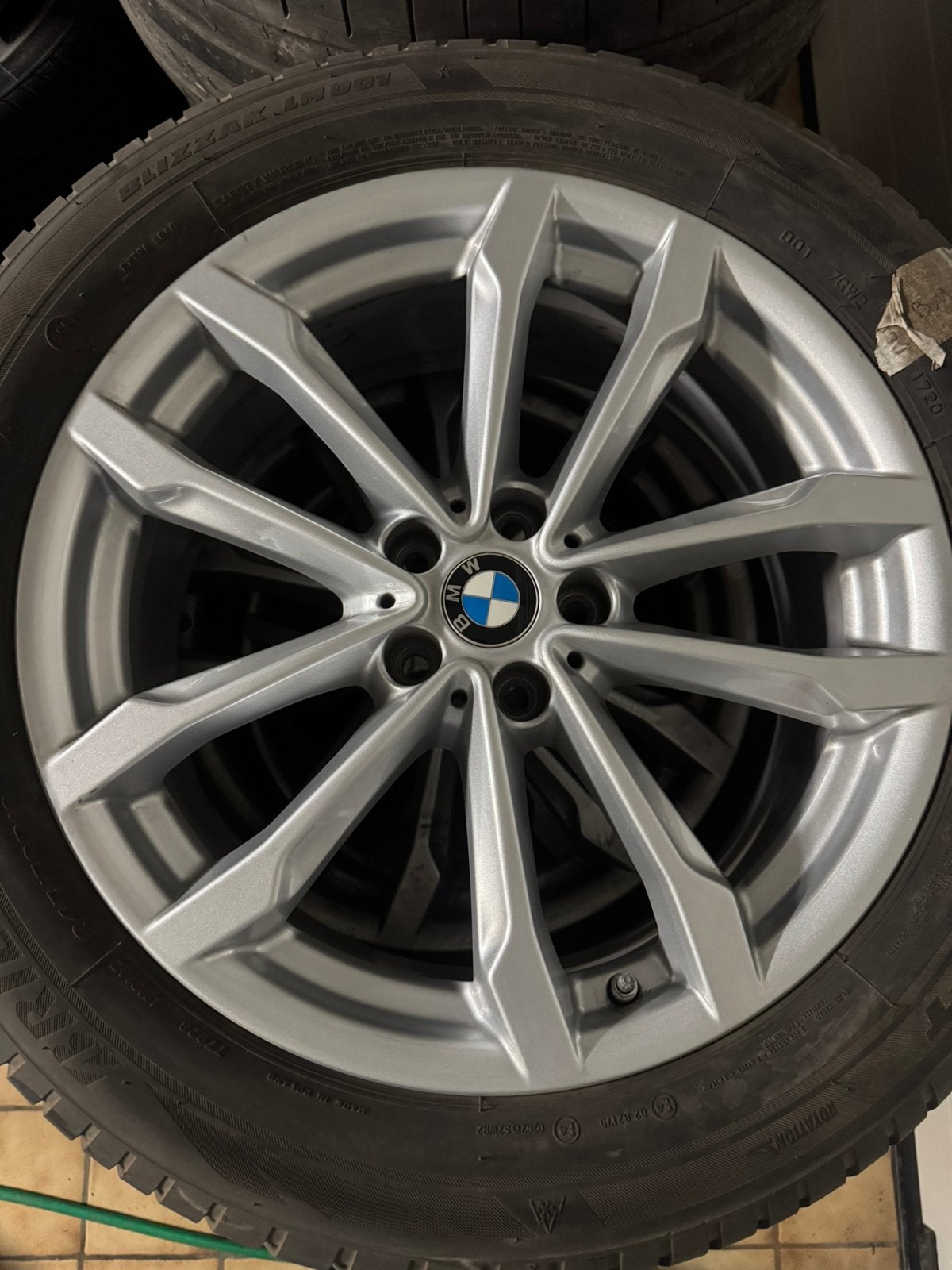 4 jantes BMW X4 F26 17” ET41 4 pneus hiver Bridge 245/50 R17, Autos : Pièces & Accessoires, Pneus & Jantes, Pneus hiver, Enlèvement