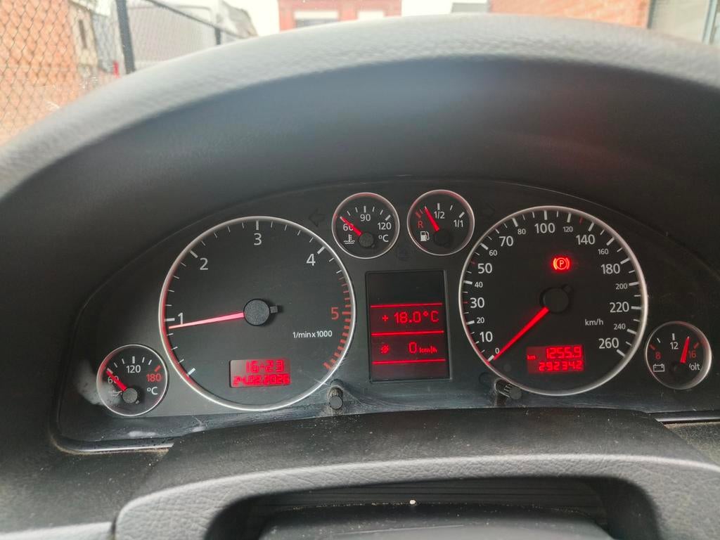 Audi A6 bouwjaar 2003, Autos, Achat, 5 portes, Particulier, Tissu