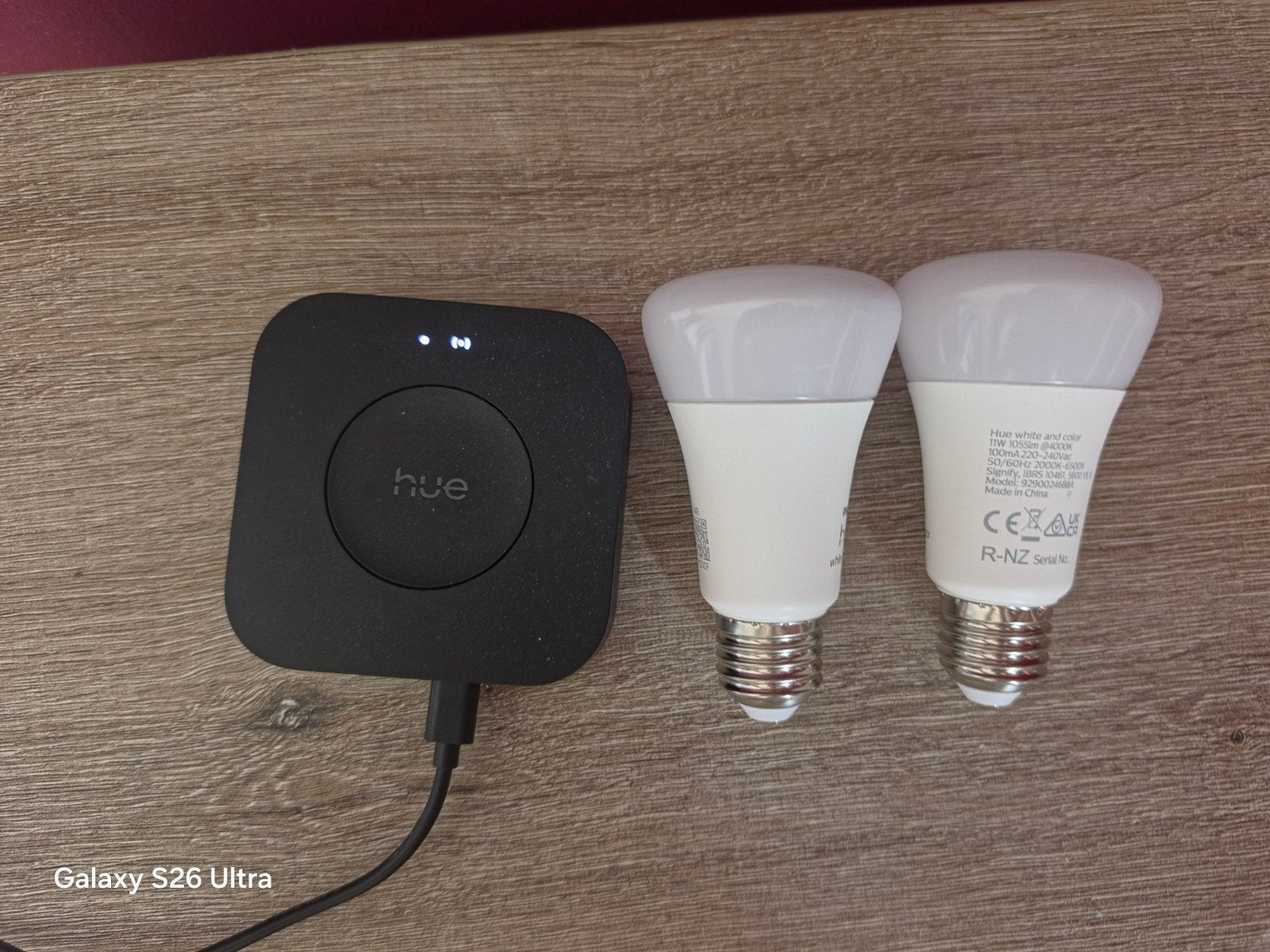 Phillips hue bridge pro en 2 e27 philllps hue lampen, Huis en Inrichting, Ophalen