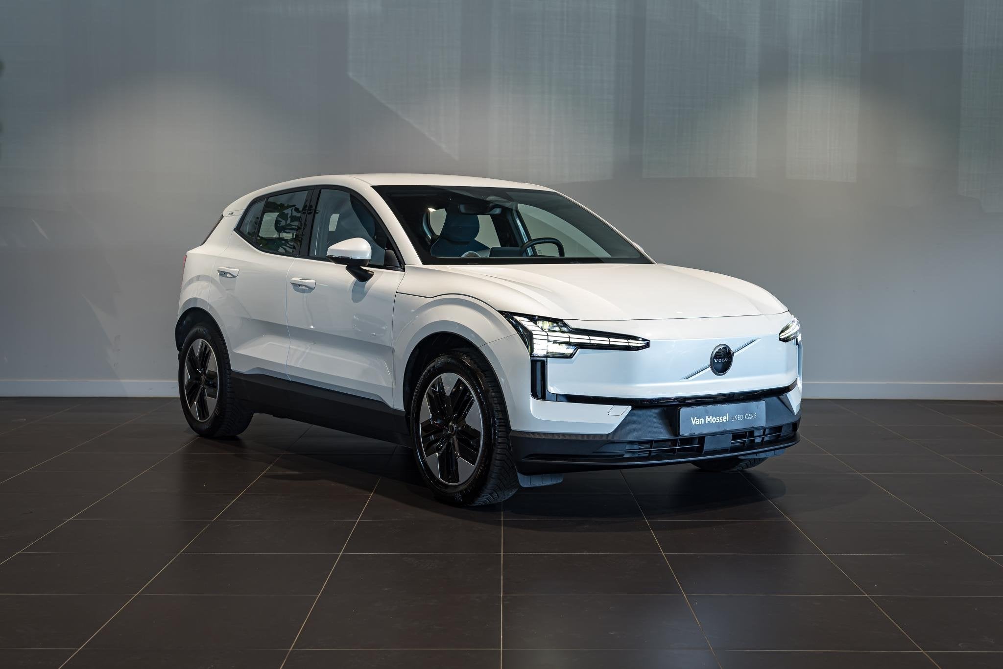 Volvo EX30 Single Motor Extended Range Core B.Ed., Auto's, Volvo, https://public.car-pass.be/vhr/82b74e19-dd06-402f-b380-99b2f2f65de3