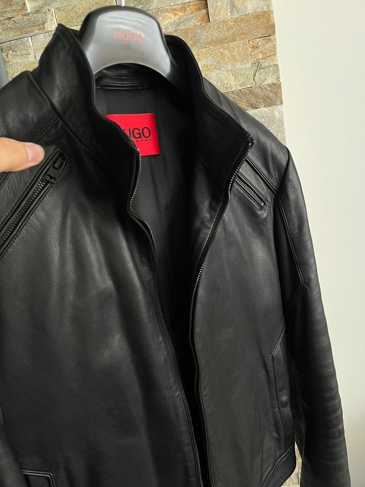 Veste en cuir Hugo Boss pour Homme TM neuf, Vêtements | Hommes, Enlèvement, Comme neuf