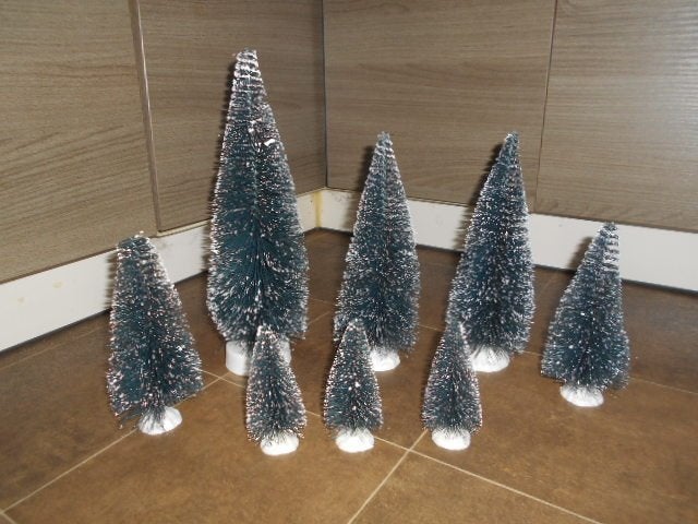 Nouvel ensemble de 8 sapins de Noël avec neige, Divers, Enlèvement ou Envoi, Neuf