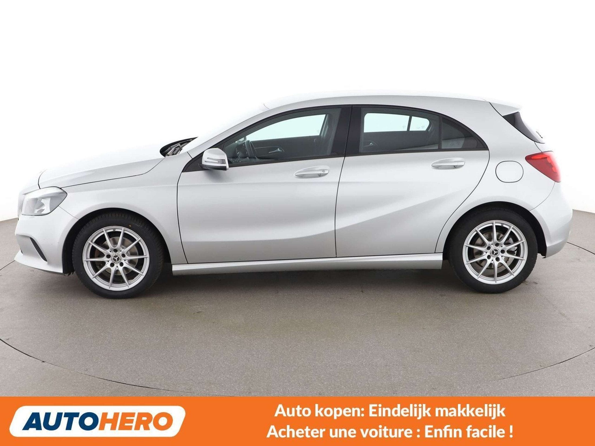 Mercedes-Benz A-Klasse A160 A 160 CDI (bj 2017), Auto's, Voorwielaandrijving, Stof, Gebruikt, Zwart