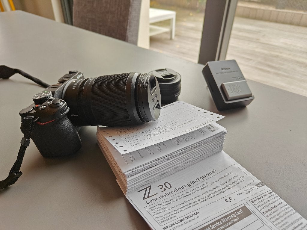 Nikon  Z30 systeemcamera, TV, Hi-fi & Vidéo, Sans zoom optique, Enlèvement, Appareil photo hybride, Chargeur