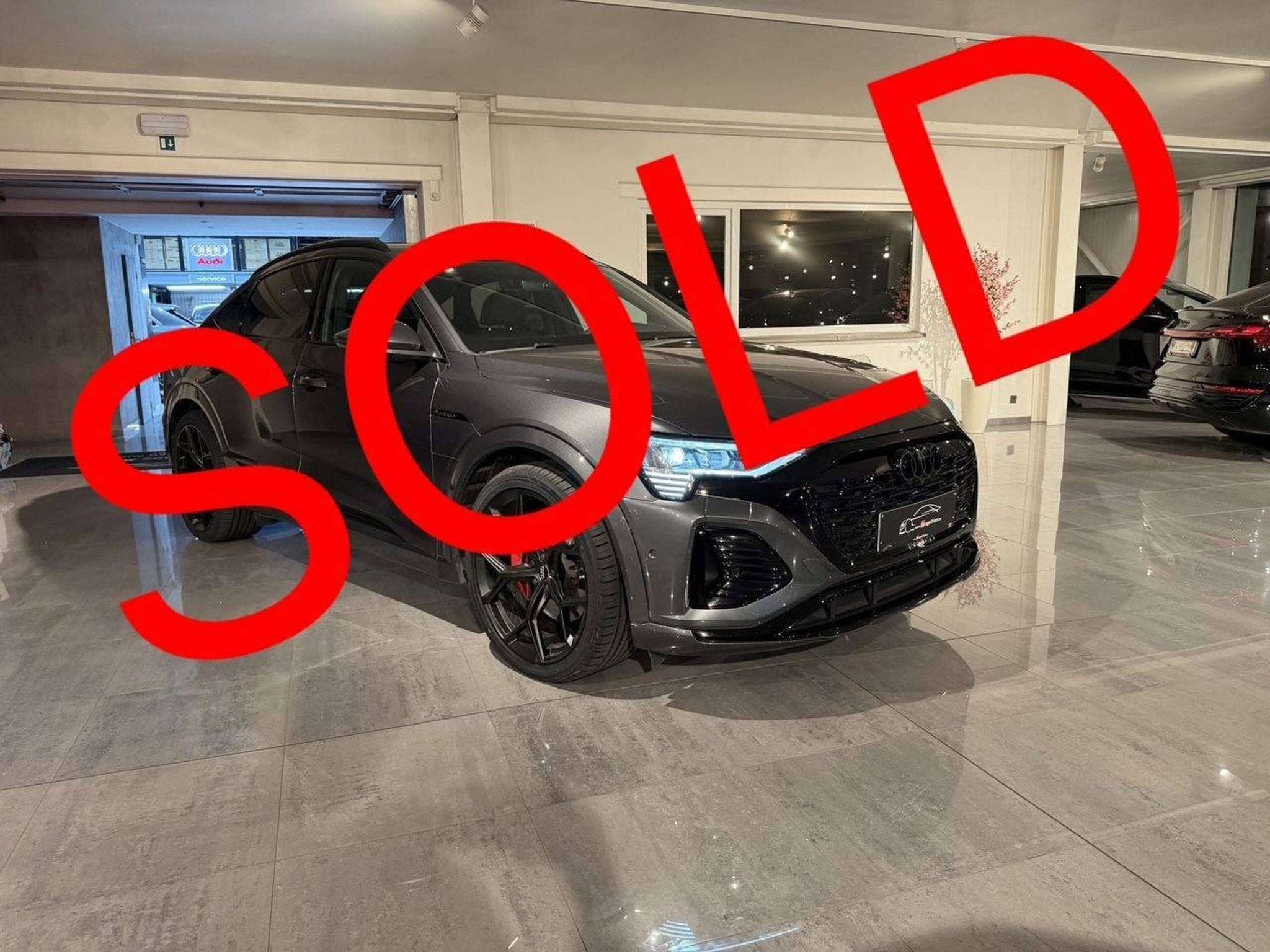 Audi Q8 e-tron SOLD BIJ GARAGE VRIENS YVES BV! (bj 2023), Auto's, Audi, Automaat, Gebruikt, Zwart, Q8 e-tron