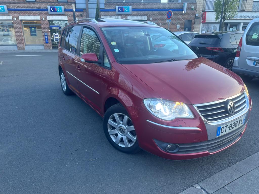 Volkswagen touran 2.0 tdi 170ch BVA, Rouge, Phares entièrement LED, 7 places, 170 kW