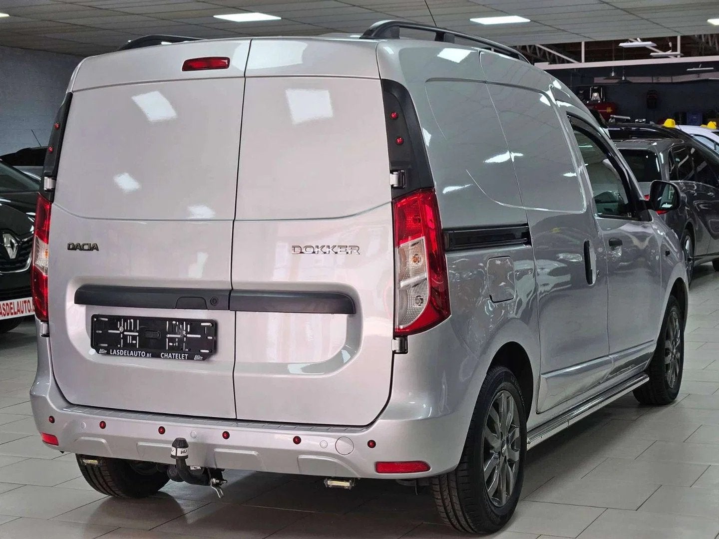 Dacia Dokker 1.6i SCe Work Edition (EU6.2) Clim Gps Bluetoot, Autos, Camionnettes & Utilitaires, Dacia, 140 g/km, Euro 6, Entreprise
