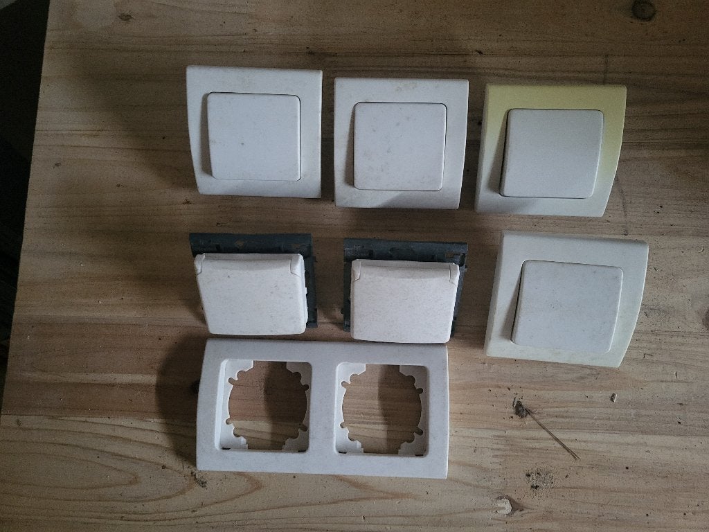 Lot 4x interrupteurs encastrés avec double prise, Envoi, Utilisé, Autres marques, Interrupteur