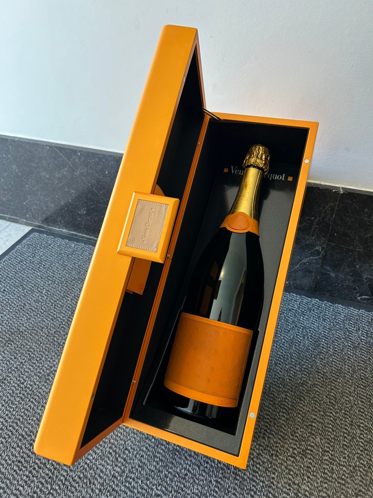 Veuve Clicquot Yellowboam Empty Limited Edition & Luxury Box, Ophalen, Gebruikt, Frankrijk, Champagne