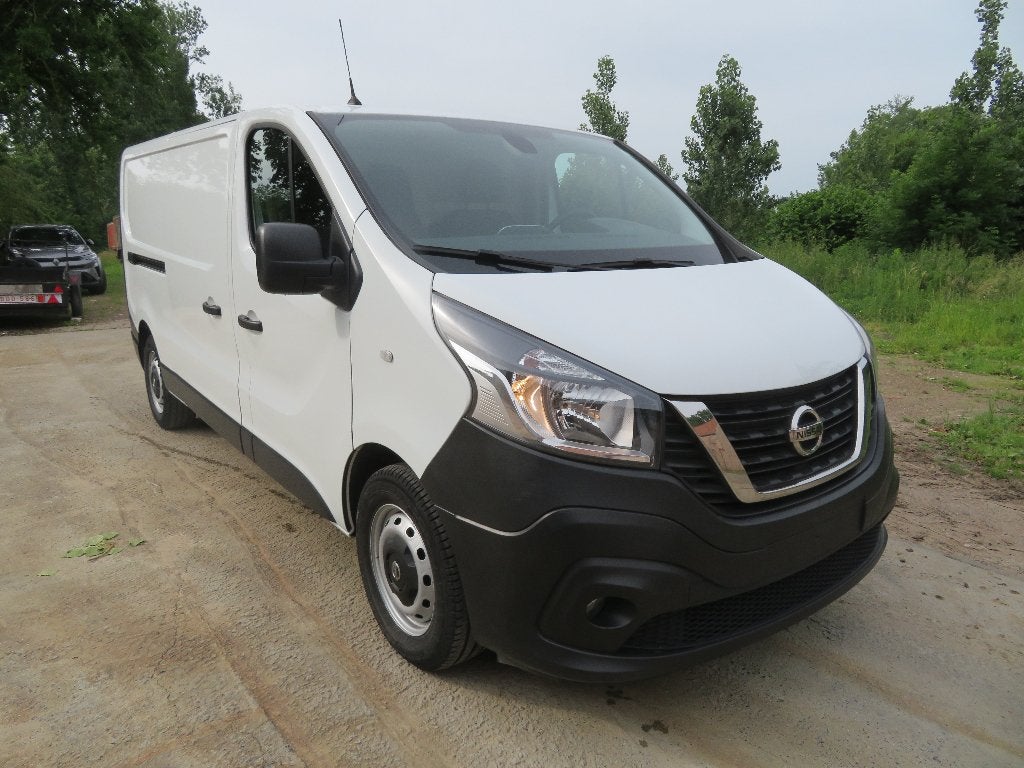 Nissan NV300 - 2.0dCi - 97.632km - 2021 - €6d, Auto's, Stof, 4 cilinders, Wit, Bedrijf