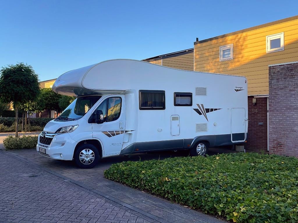 Ruime Giottiline Lounge 45–5p–instapklaar + voortent, Caravanes & Camping, Camping-cars, Autres marques, Boîte manuelle, 5 à 6 mètres