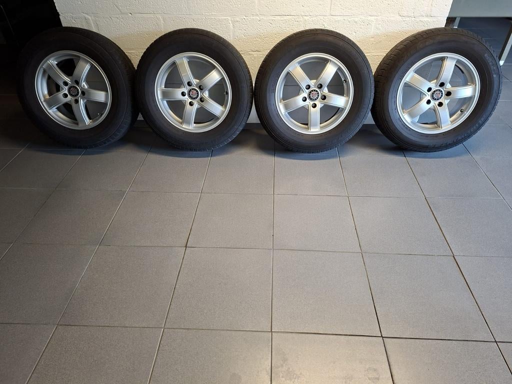 Winterbanden op velg 225 70R16, Auto-onderdelen, Banden en Velgen, Ophalen, Winterbanden
