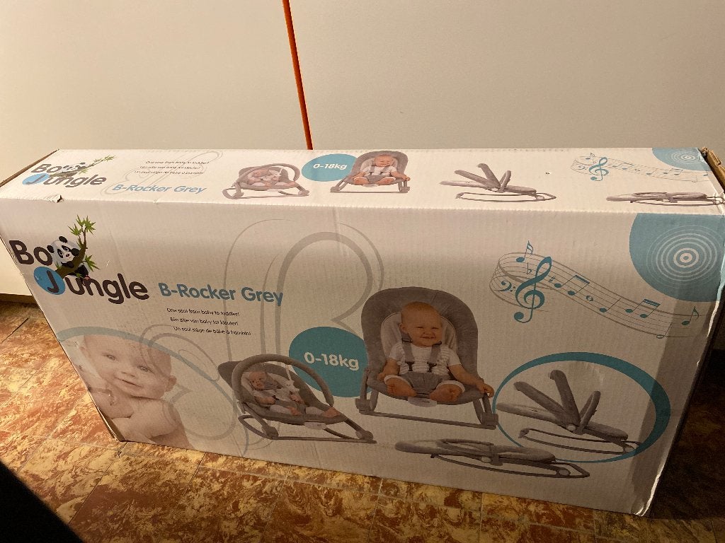 Wipstoeltje van Bo Jungle, Enlèvement