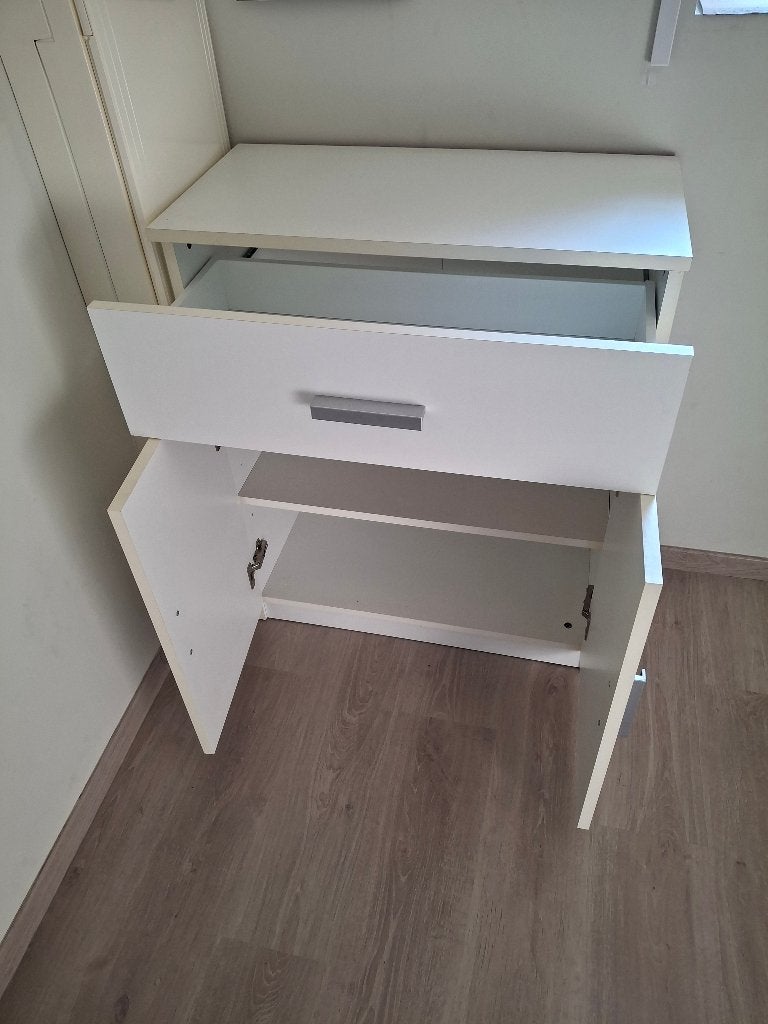 Wit kastje met lade en deurtjes, Huis en Inrichting, Ophalen, Kunststof, Met lade(s), 50 tot 100 cm