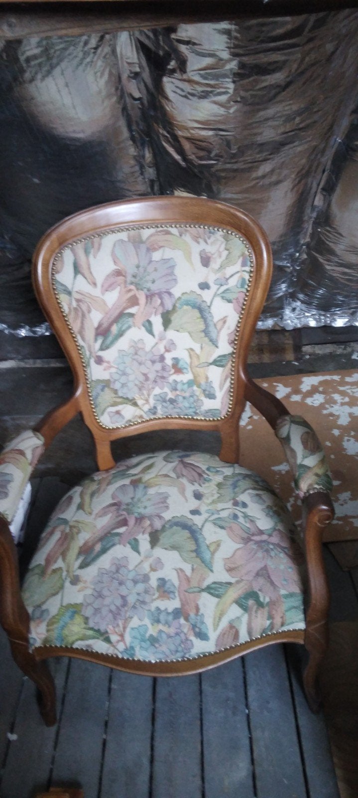 Fauteuil ancien, Enlèvement