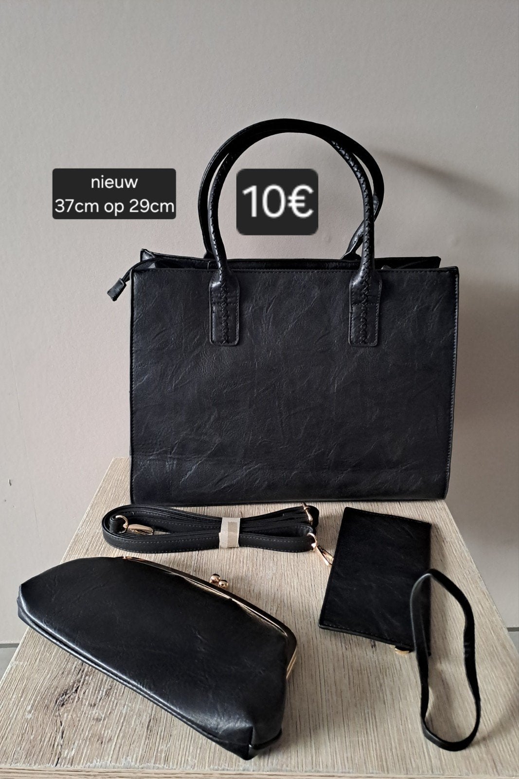Handtas met geldbeugel en clutch
Nieuwstaat, Ophalen of Verzenden, Handtas