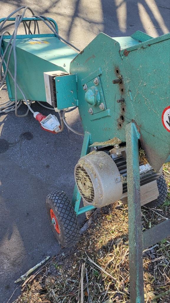 Hakselaar. Kan takken van 5cm hakselen i´dien die vers zijnd, Ophalen