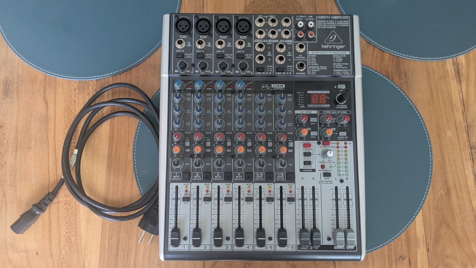Behringer Xenyx X1204USB mengpaneel, Enlèvement, Utilisé, 10 à 20 canaux, Entrée micro
