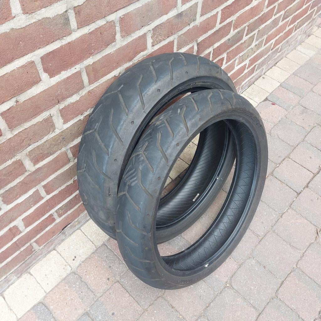 harley davidson banden in prima staat.
voorband 130/60 B19
a, Ophalen, Gebruikt