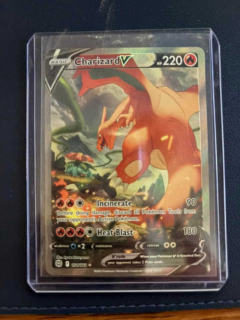 Charizard v #154 brilliant starts alt art, Hobby en Vrije tijd, Ophalen of Verzenden, Zo goed als nieuw
