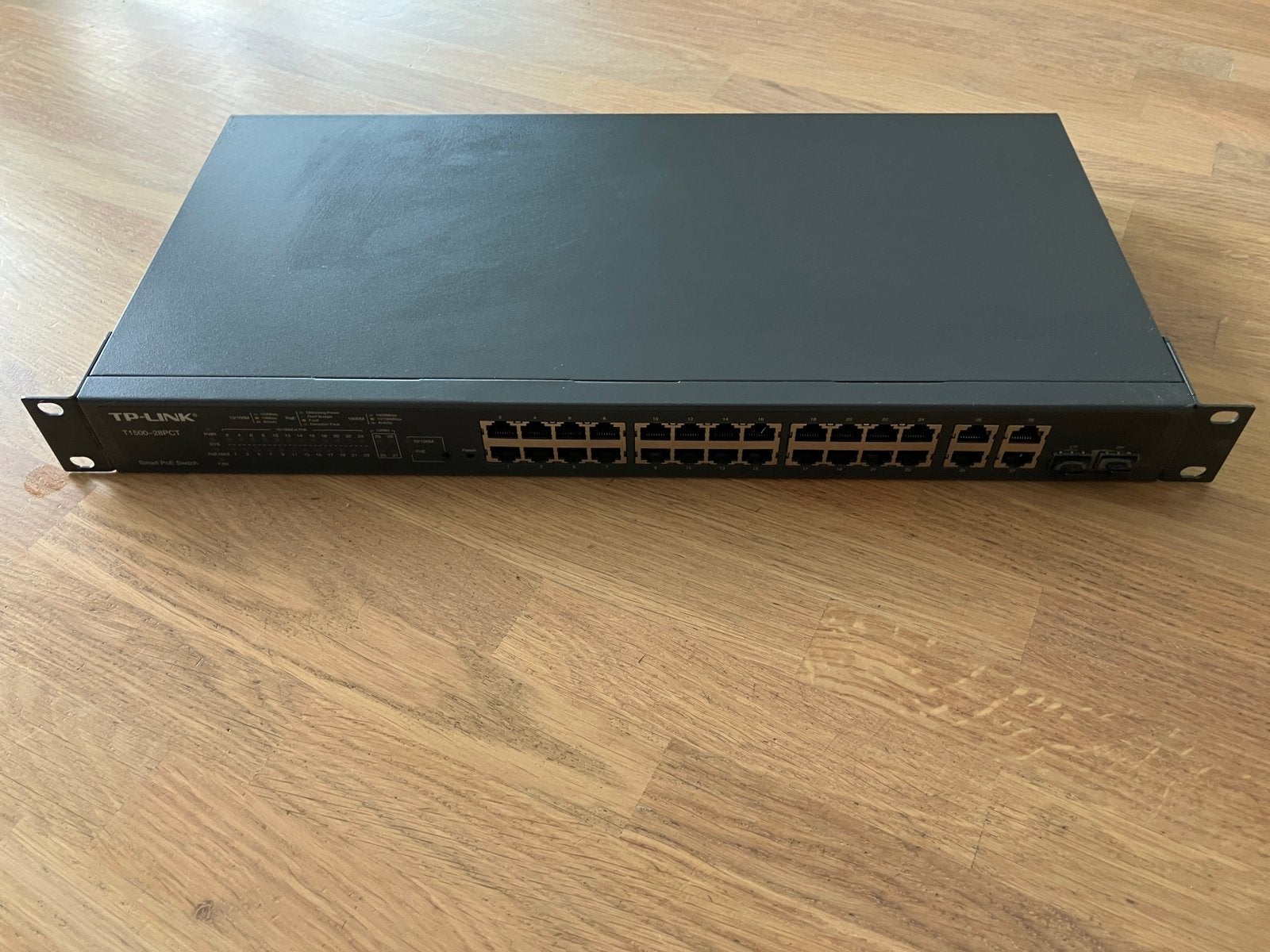 TP-Link 28-Port Smart PoE Switch (T1500-28PCT), Computers en Software, Netwerk switches, Ophalen, Gebruikt
